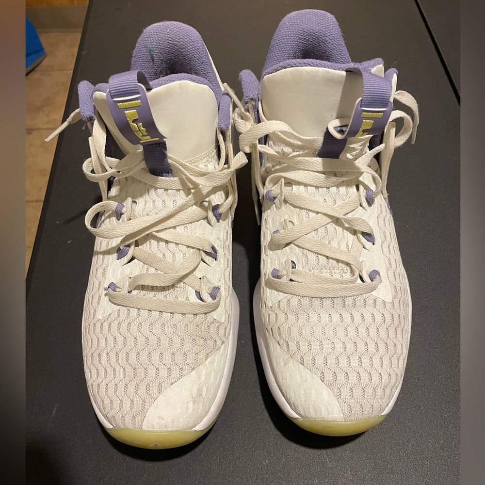 Lebron James (White.Purple Outline/Trim. Size 11
